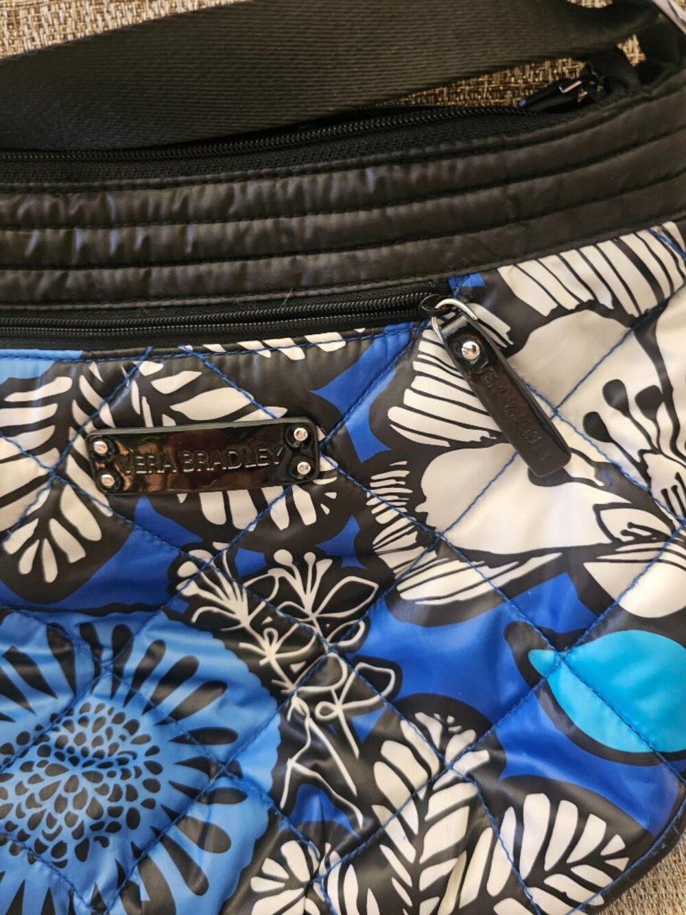 Vera Bradley Blue Bayou Quilted Crossbody Shoulder Bag โ Retired Pattern EUC - Picture 2 of 7